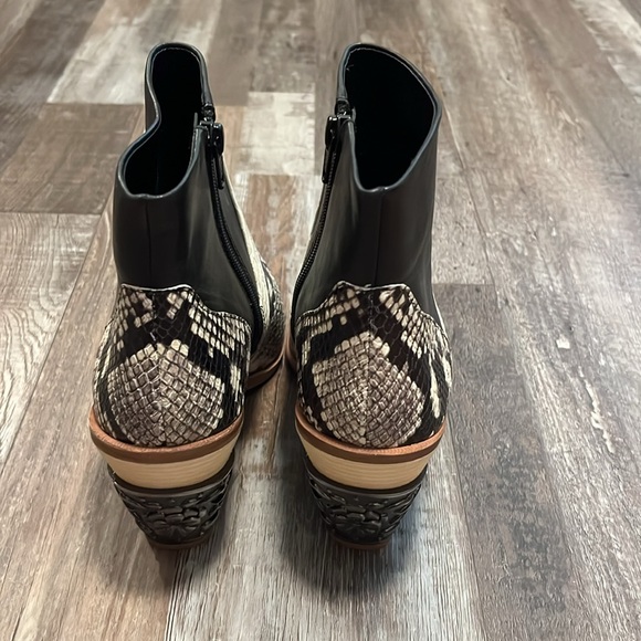 Gianni Bini Snake Skin Ankle Boots - Picture 5 of 7